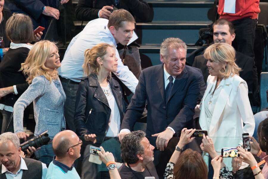 François Bayrou et Brigitte Trogneux (Macron) et ses filles Laurence et Tiphaine - La famille, les amis 
