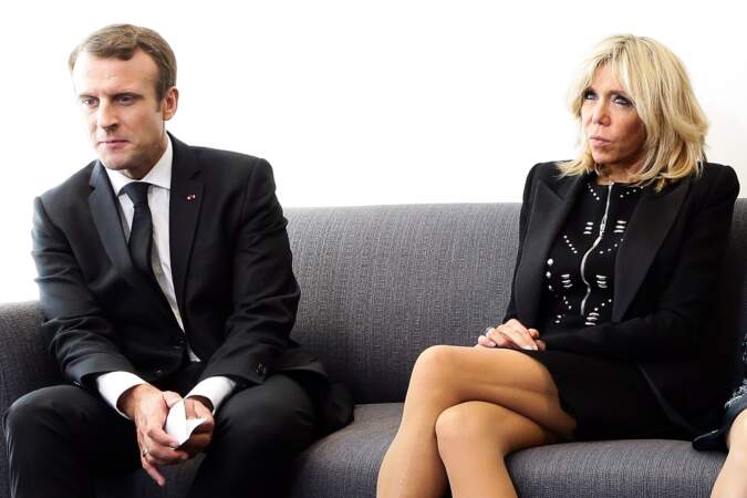 Emmanuel Macron et sa femme Brigitte Macron tout en noir