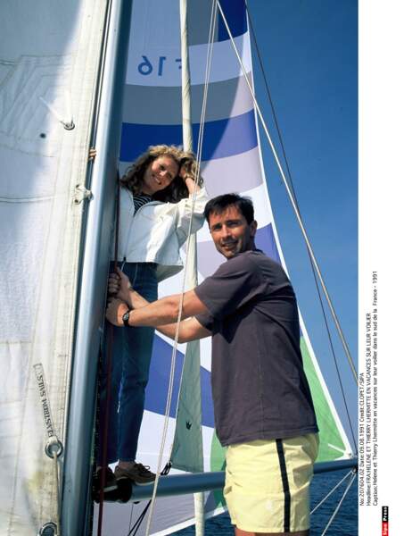 1991. Thierry Lhermitte et sa femme sur leur voilier