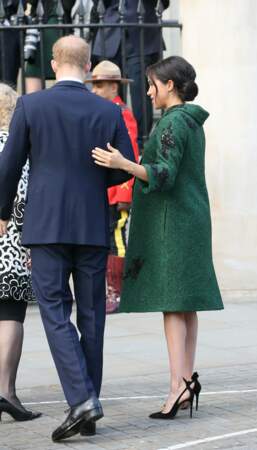 Meghan Markle s'est montrée très tactile avec le prince Harry 