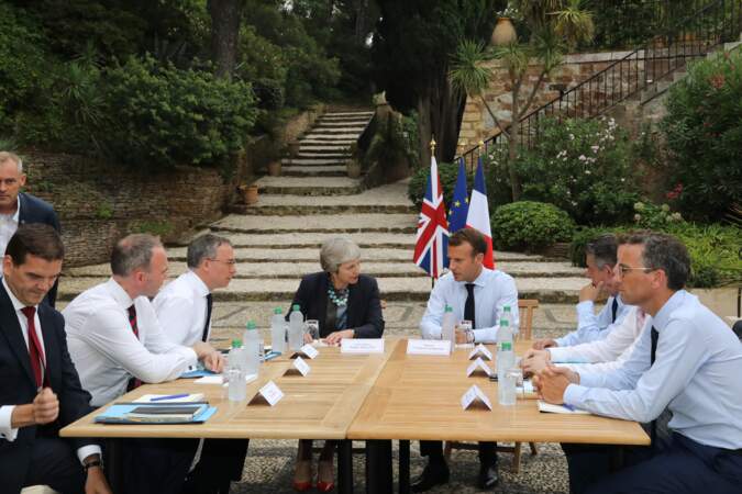 Avant le dîner, Emmanuel Macron et Theresa May se sont retrouvés pour une réunion de travail pour évoquer le Brexit