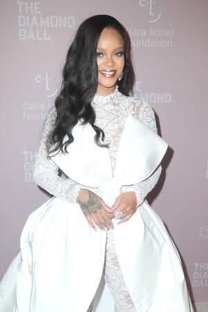 Rihanna, rayonnante avec une robe de la collection automne 2018 d'Alexis Mabille