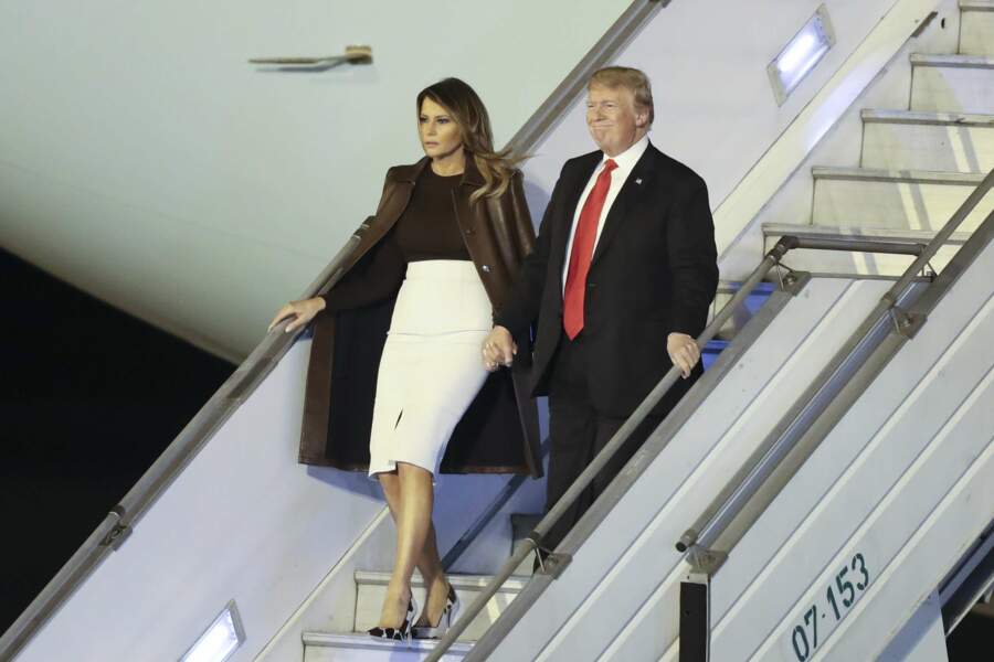Melania Trump ne quitte plus son manteau long en cuir Ralph Lauren