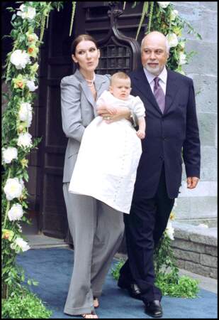 Céline Dion et René Angélil lors du baptême de René-Charles en la basilique de Montréal, le 25 juillet 2001