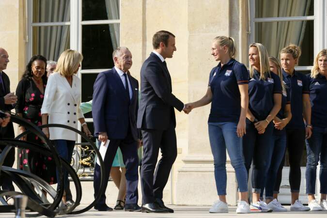 Le couple Macron accueille l'equipe feminine de football de l'Olympique Lyonnais