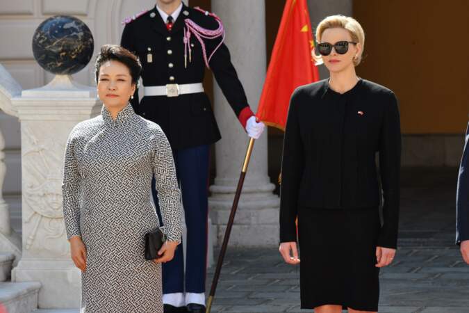 Le président chinois Xi Jinping et sa femme Peng Liyuan accueillis par le prince Albert et la princesse Charlène