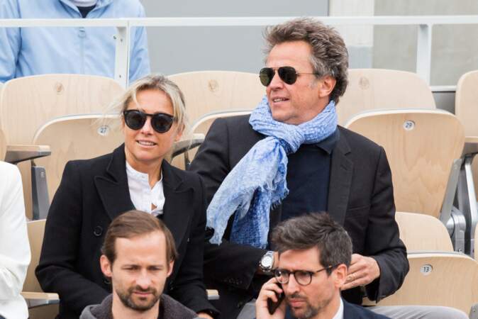 Anne-Sophie Lapix et son mari Arthur Sadoun ont été aperçus dans les tribunes de Roland Garros, le 8 juin 2019