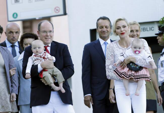 Albert et Charlène avec leurs enfants au pique-nique du Parc de la princesse Antoinette, le 28 août 2015