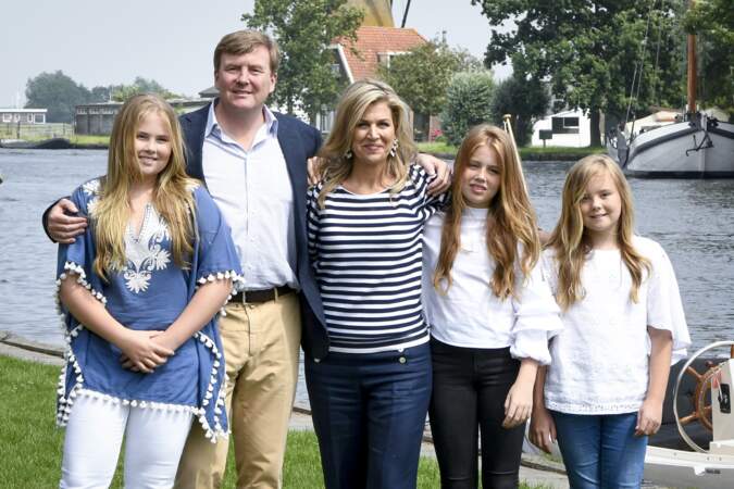 Amalia, le couple royal des Pays-Bas, Alexia et Ariane, premier jour de vacances à Warmond, dans le sud du pays