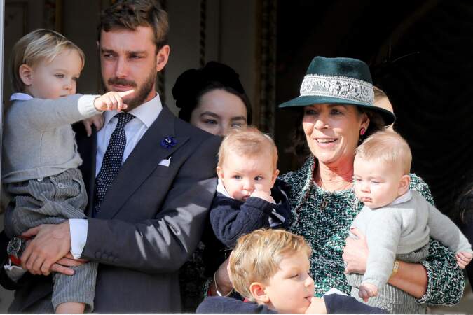 Pierre Casiraghi et son fils, la princesse Caroline de Hanovre et ses petits-enfants Maximilian, Sacha et Francesco