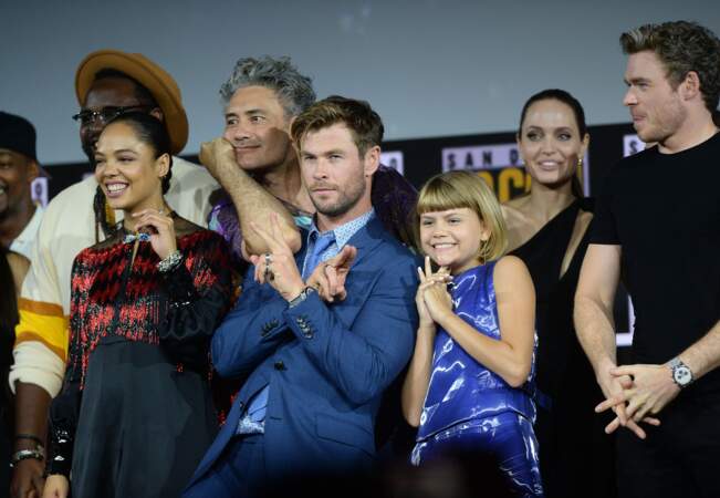 Angelina Jolie, derrière Chris Hemsworth, l'interprète de Thor dans l'univers cinématographique Marvel