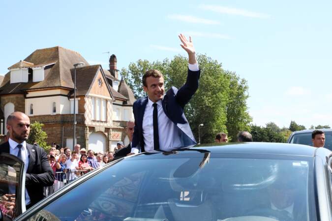 Emmanuel Macron tout sourire au Touquet le 11 mai pour le vote des Législatives
