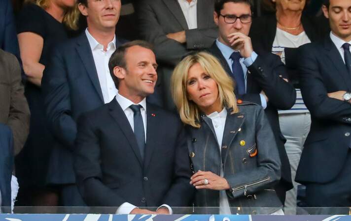 Le couple présidentiel Emmanuel et Brigitte Macron au Stade de France le 9 mai