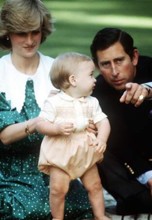 Lady Di et le Prince Charles avec leur premier enfant, William