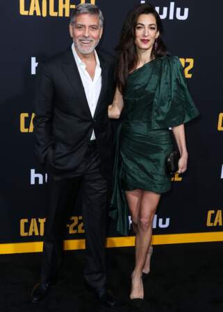 Amal Clooney a choisi une robe qui mettait en valeur ses jambes fuselées