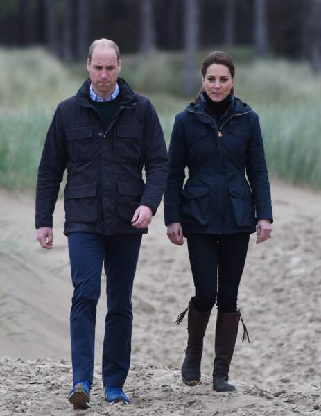 La veille, toujours accompagné de Kate Middleton, il s'était pourtant réjoui de la naissance du bébé de Sussex