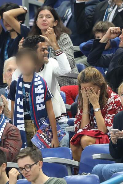 Mélissa Theuriau, Jamel Debbouze et leur fils Léon sont très déçu du but marqué par l'Allemagne 