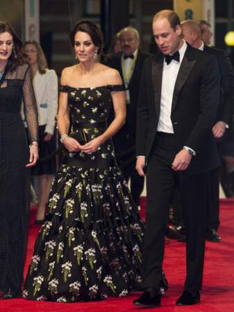 Kate recyclait une robe déjà portéeen  compagnie du prince William, à la cérémonie des BAFTA, en 2017