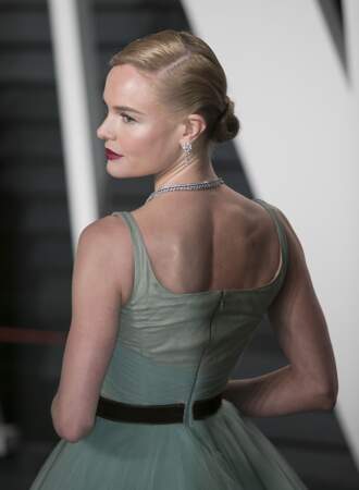 Kate Bosworth porte un chignon bas rétro 