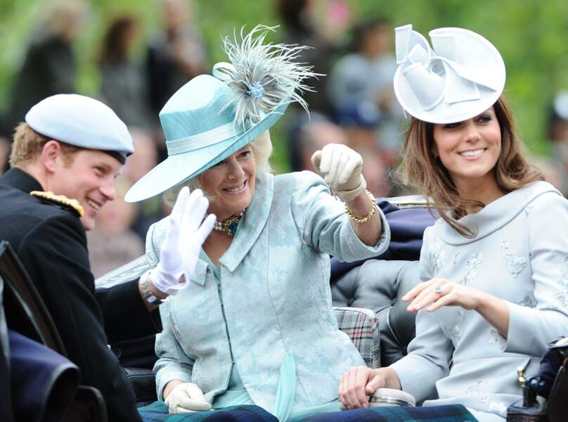 Kate Middleton aux côtés de Camilla Parker Bowles et du prince Harry, le 16 juin 2012