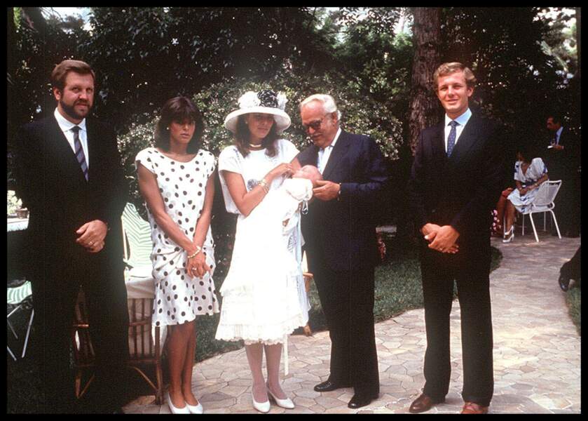 Stéphanie, Caroline de Monaco, Rainier et Stefano Casiraghi lors du baptême d'Andrea le 1er septembre 1984