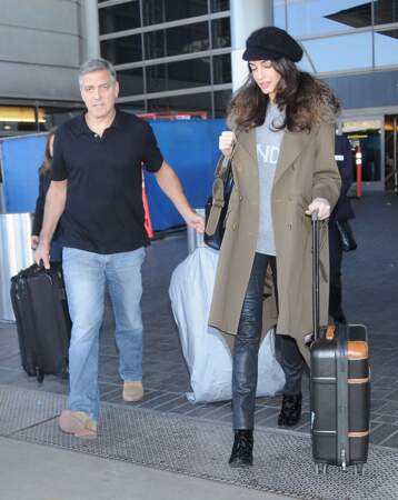 George et Amal Clooney à la sortie de l'aéroport de Los Angeles, le 27 janvier 2017