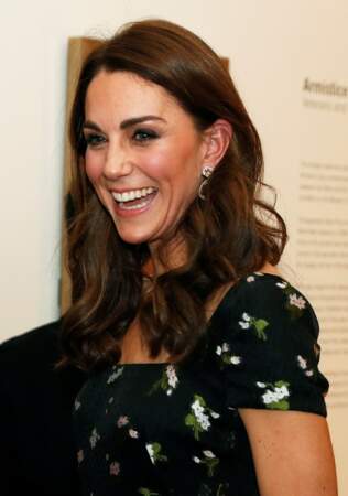 Kate Middleton avec des bijoux d'oreilles en morganite, sertis de diamants Kiki McDonough 