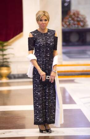 En robe Nicolas Ghesquière pour Louis Vuitton lors d'un dîner au palais présidentiel de New Delhi, le 10 mars 2018