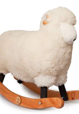 Mouton à bascule (66 x 57 x 29cm), fait main au pays de Galles à partir de laines et de bois produits localement