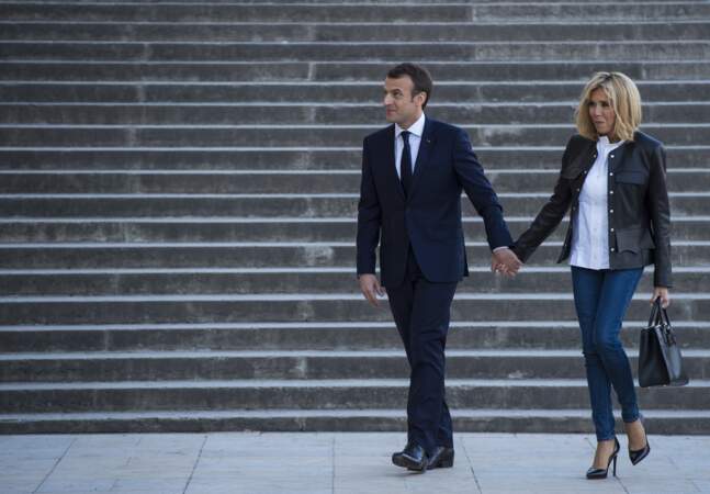 Toujours aussi rock pour accompagner Emmanuel Macron à son interview avec Bourdin et Plenel, en avril 2018