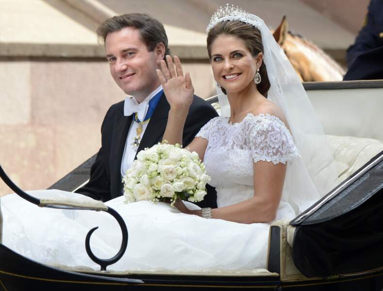 Mariage de la princesse Madeleine (en robe Valentino) avec Chris O'Neill au Palais Royal a Stockholm le 8 juin 2013