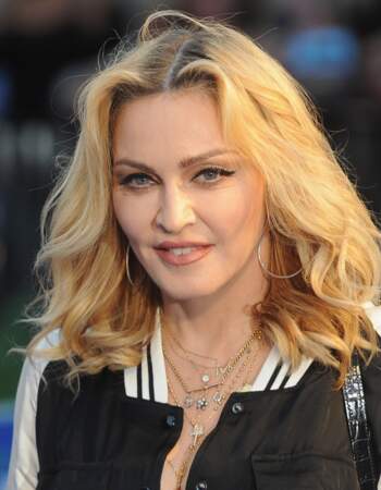 Madonna et son carré long aux ondulations naturelles à Londres en 2016