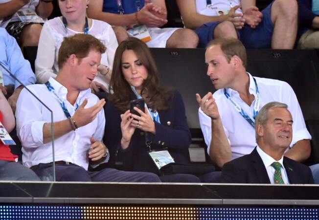 Quel conseil Harry demande-t-il à Kate Middleton?