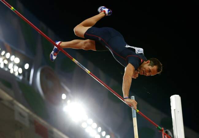 Fierté française, Renaud Lavillenie remporte la première place du saut à la percheaux JO de Londres en 2012