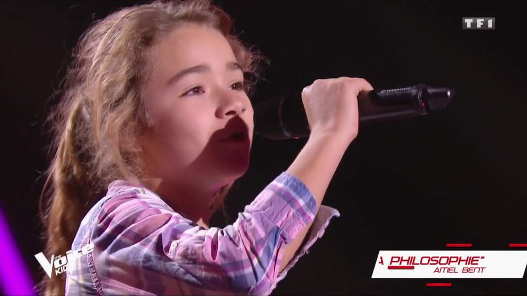 Amel Bent émue aux larmes dans The Voice Kids par l'interprétation de Maïssa