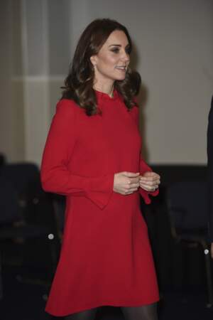 6 décembre 2017 : Kate Middleton en robe rouge, une couleur qu'elle porte peu