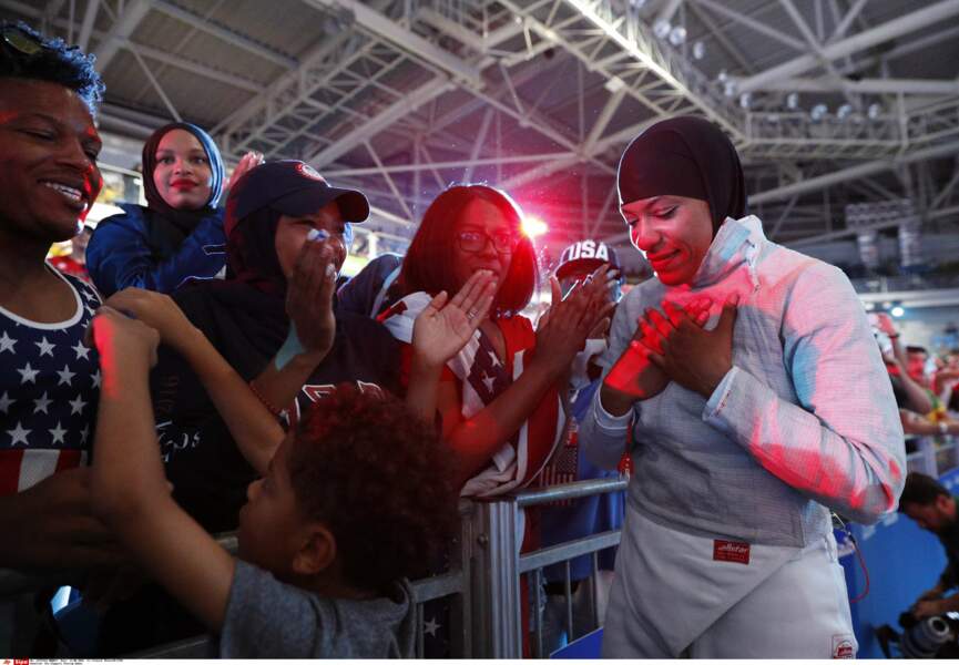 La sabreuse Ibtihaj Muhammad est la première athlète américaine à concourir voilée