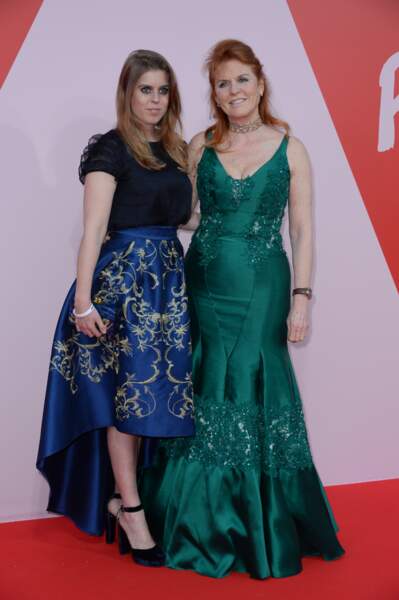 Beatrice d'York et Sarah Ferguson au défilé "Fashion For Relief" en marge du festival de Cannes, le 21 mai 2017