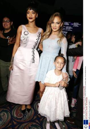 Jennifer Lopez et sa fille Emme, 8 ans, posent avec Rihanna