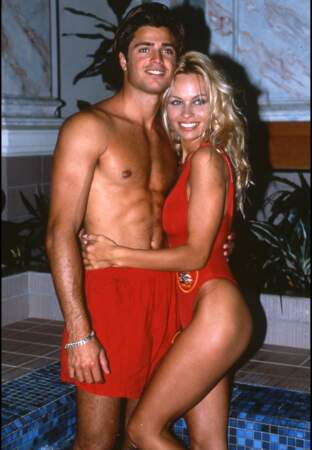 David Charvet au côté de Pamela Anderson en 1993.