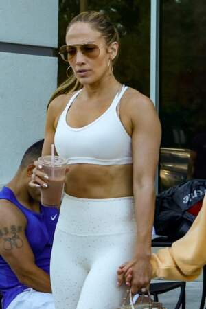Un corps parfait que Jennifer Lopez doit à beaucoup d'efforts et de sport