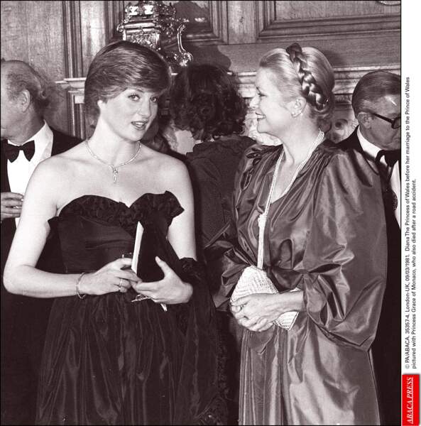 1981 : la princesse Grace de Monaco et sa couronne de tresse blonde avec la princesse de Galles