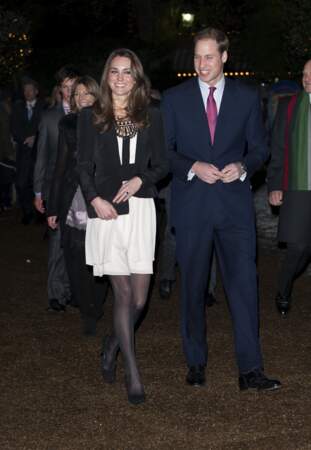 En décembre 2010, Kate alors encore Middleton jette son dévolu sur cette robe simple et vaporeuse