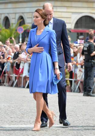 Kate Middleton n'a pas arrêté de toucher son ventre ce 19 juillet 2017
