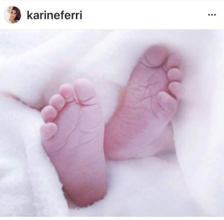 Karine Ferri nous présente les petons de son bébé