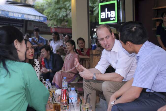 Le prince William, duc de Cambridge, en visite officielle à Hanoï  au Vietnam, le 16 novembre 2016