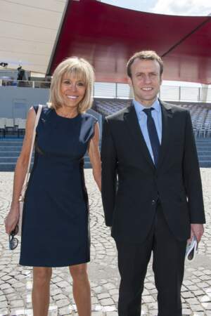 Emmanuel Macron et sa femme, lors du défilé du 14 juillet, place de la Concorde, à Paris, le 14 juillet 2016. 