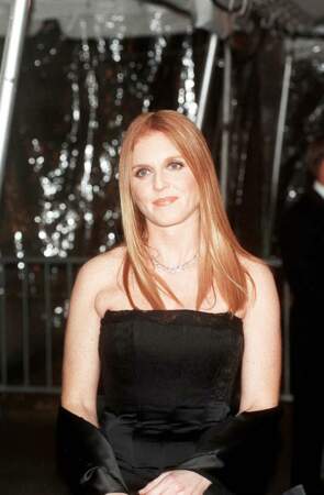 Sarah Ferguson extrêment chic en robe bustier au Met Gala en 1998