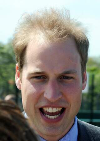 2009 : le prince William a 27 ans et ses cheveux commencent à s'affiner