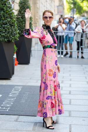 En robe à fleur Gucci, lors de son séjour à Paris, le 18 juillet 2017